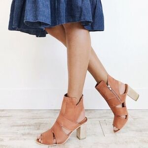 FREE PEOPLE Effie Block Heel Sz 39 (8.5)‎